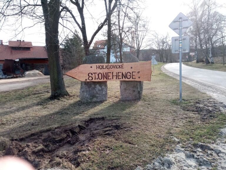 #5:Kamenný kruh HOLAŠOVICKÉ STONEHENGE